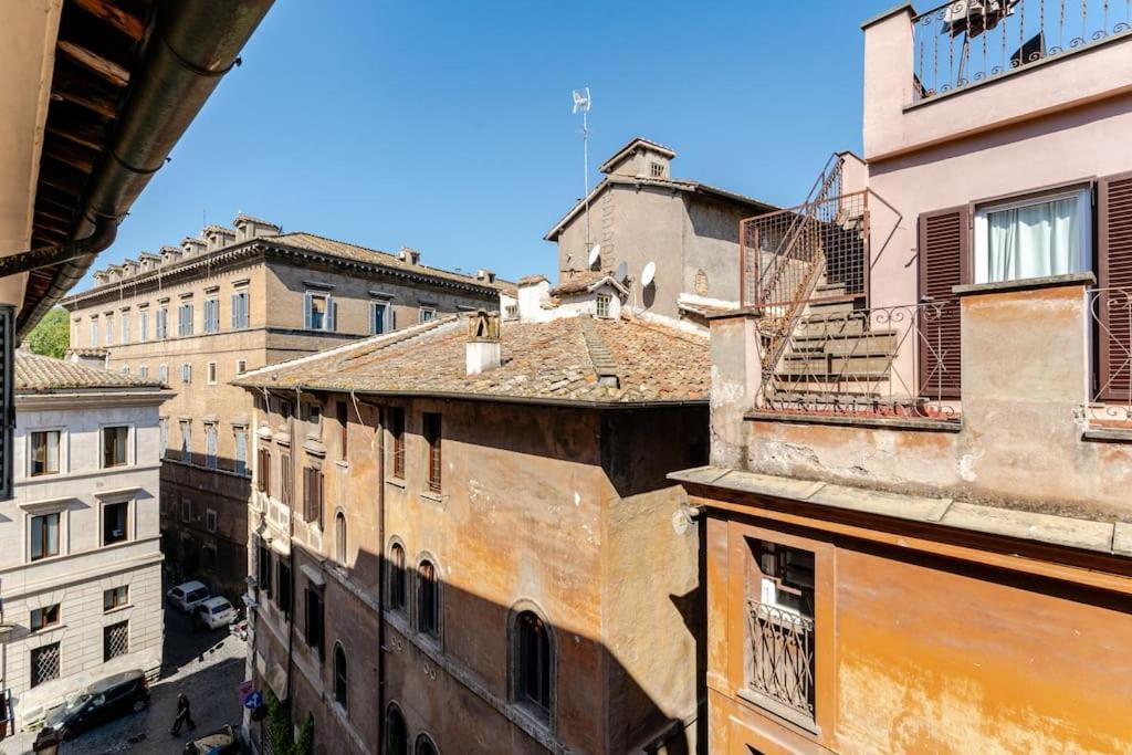 Apartment Giulia Penthouse - 5 Min Piazza Navona